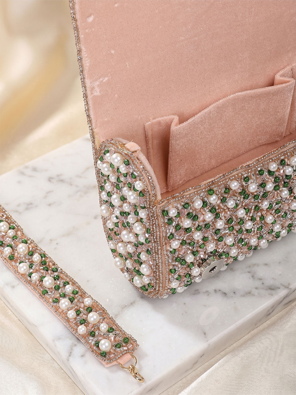 Peach & Green Pearl