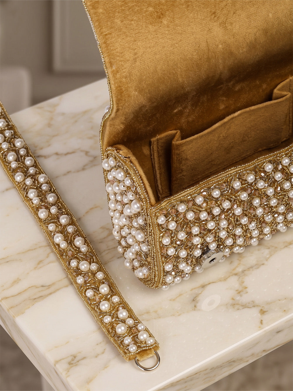 White & Gold Pearl
